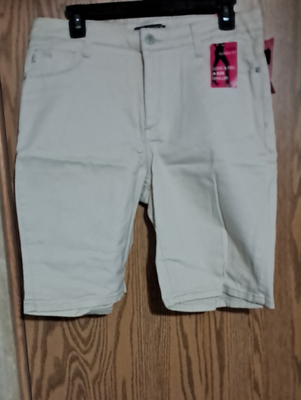 Lee Cream Women’s Bermuda Shorts Size 10M